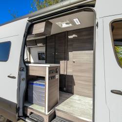 Realizzazione e allestimento camper personalizzato ad arezzo, firenze, siena e grosseto in toscana